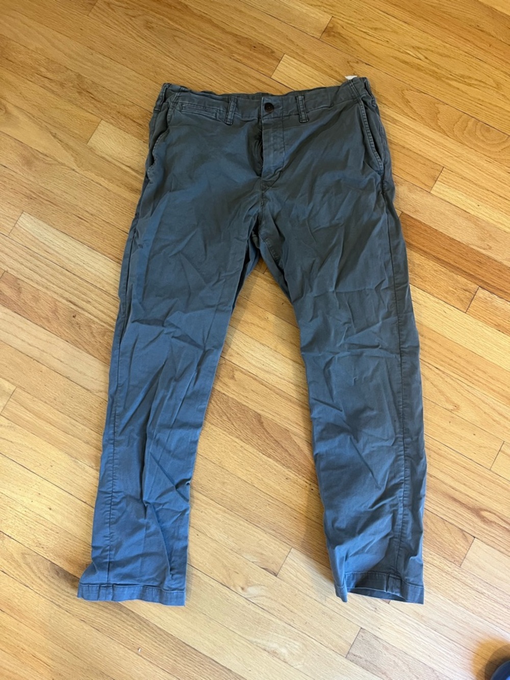 American Eagle Outfitters Men's Slate Gray Chinos